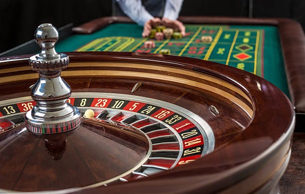 Our mos77 Tarung Mesin game interface with balance display and round state